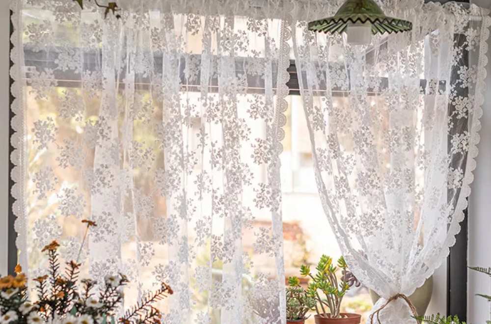lace-curtains-romantic-and-vintage